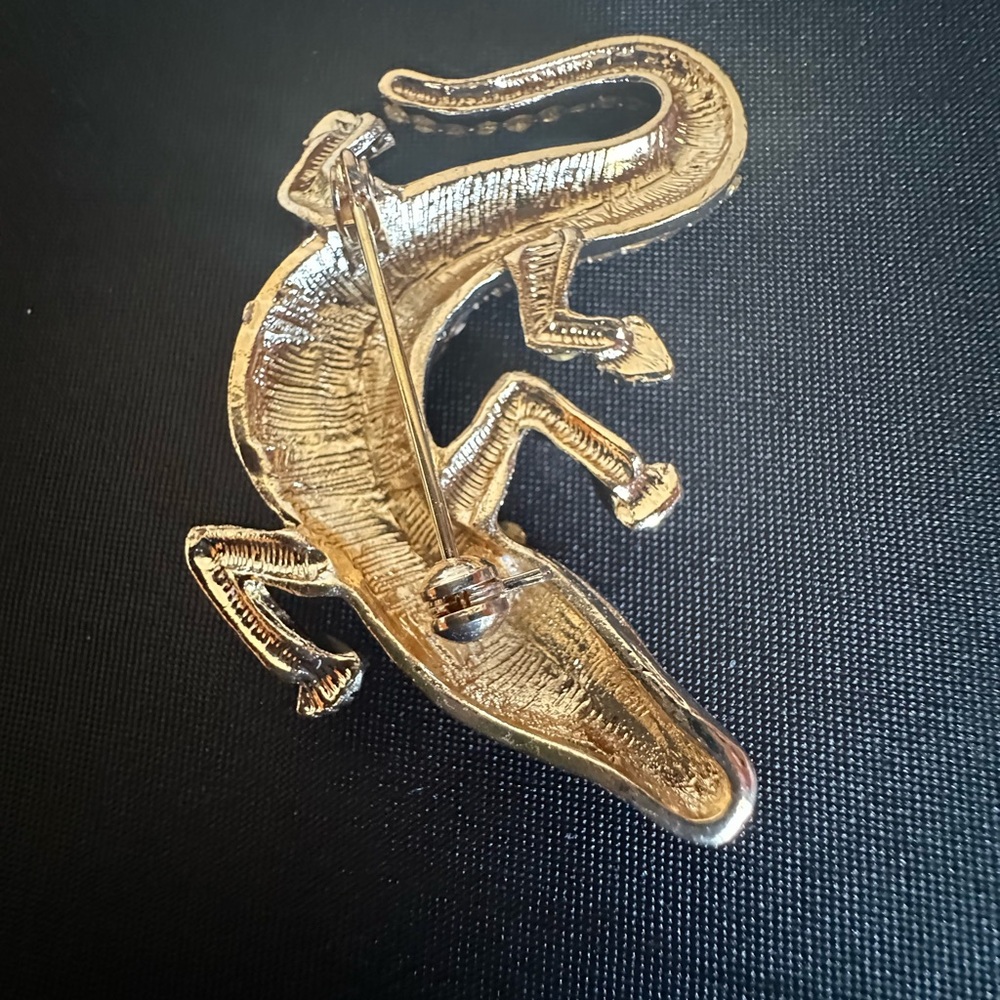 Alligator With Rhinestones Brooch - Picture 3 of 7